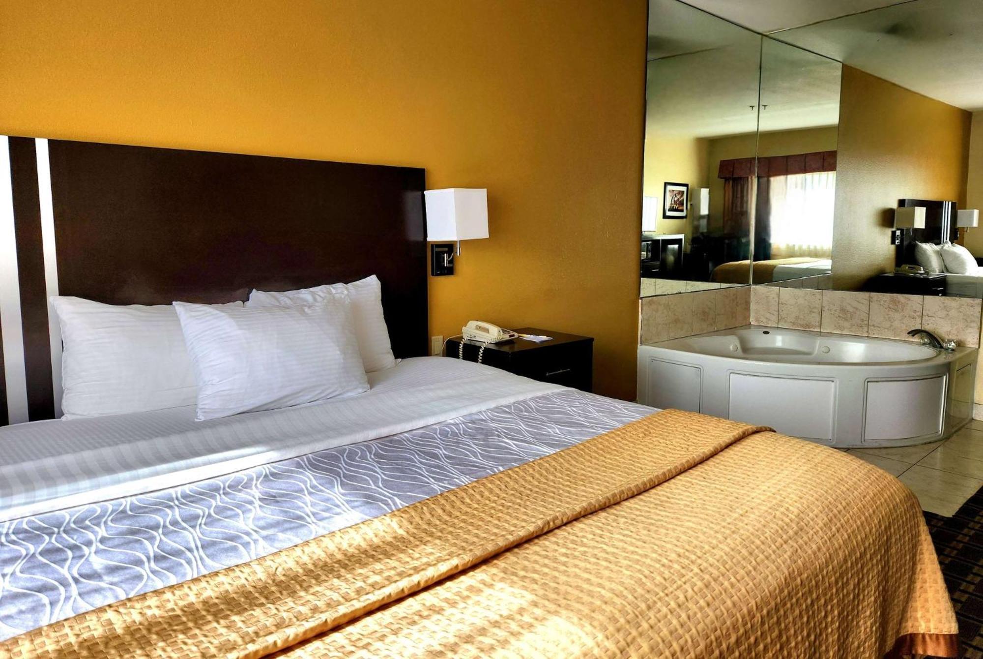 Days Inn & Suites By Wyndham Sam Houston Tollway Jersey Village Εξωτερικό φωτογραφία