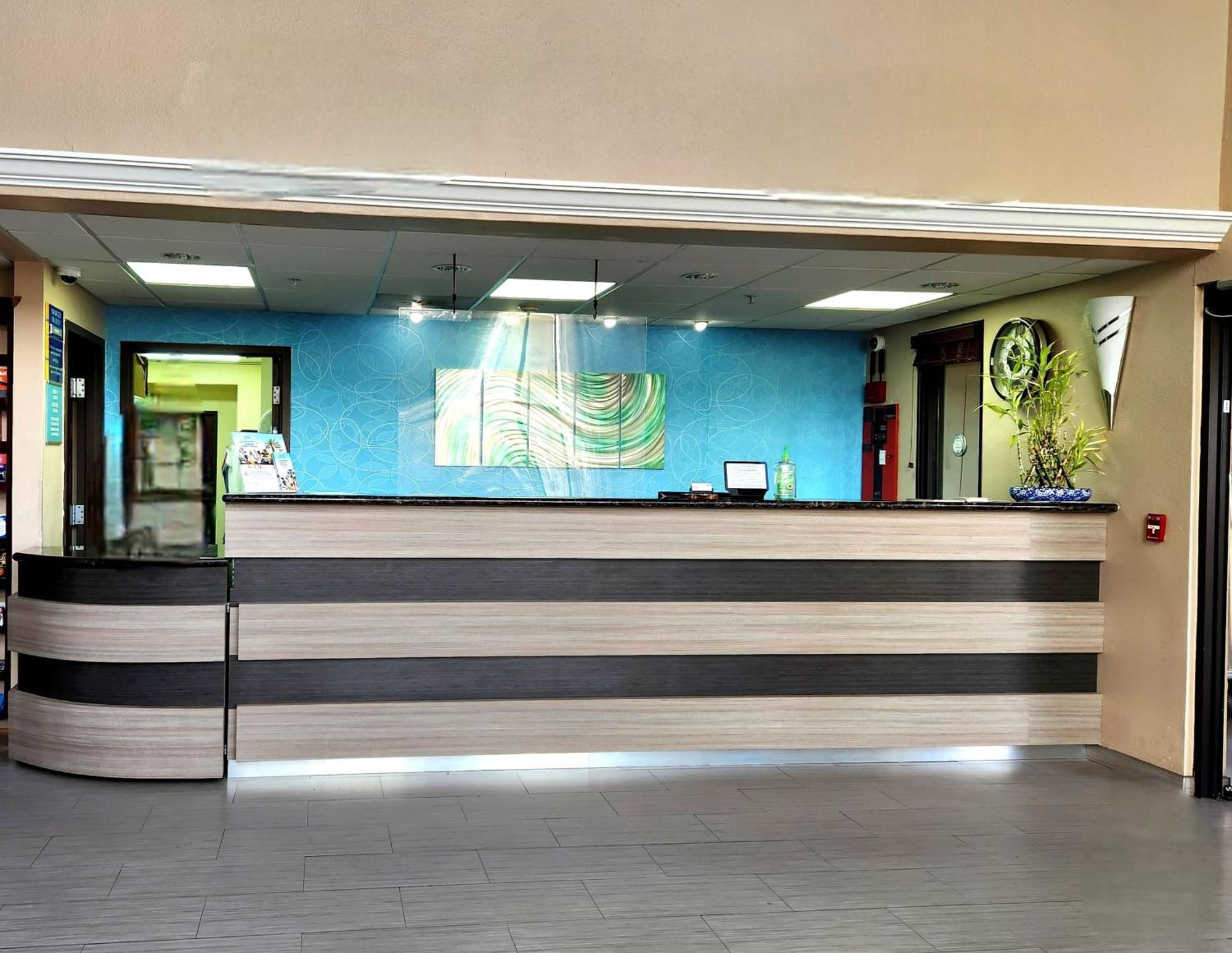 Days Inn & Suites By Wyndham Sam Houston Tollway Jersey Village Εξωτερικό φωτογραφία
